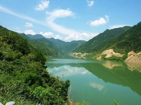 展现高质量发展澎湃活力