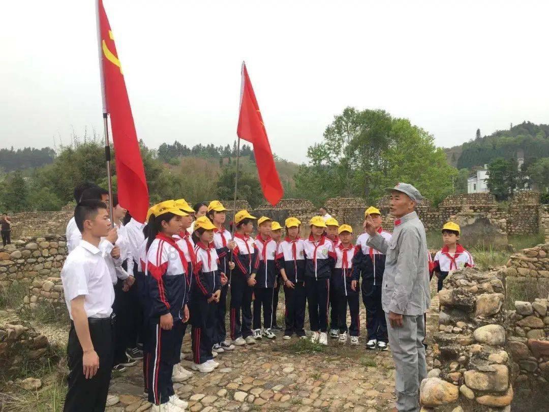 “梅绽新时代”走进金寨送文化大餐