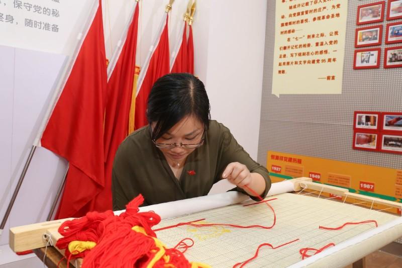 大S发声明驳收巨额赡养费!张兰直播第一反应:丢人现眼