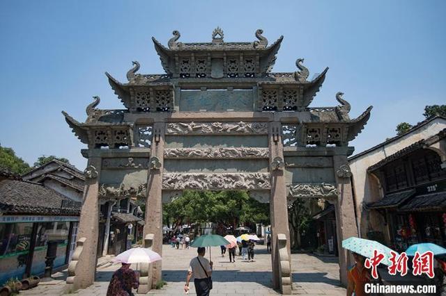 标准版旗舰机型的性价比提升