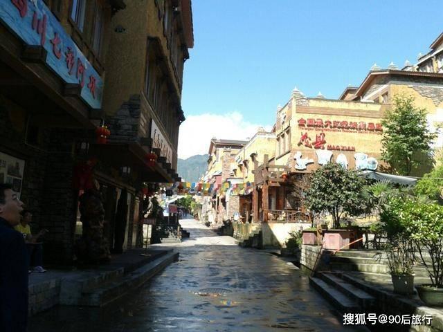 西安一男子厨房里炒菜患热射病住进ICU，高温天气如何正确防暑？